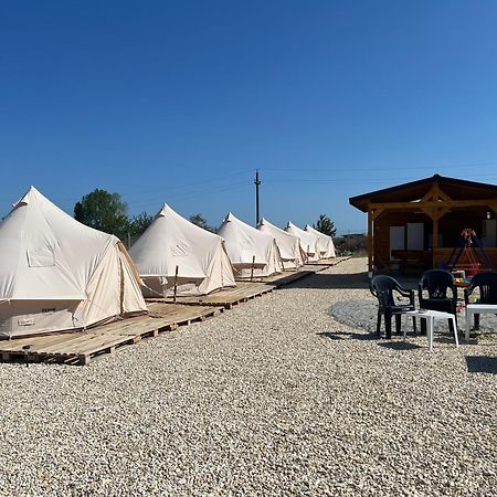 Meme Glamping Hotel Corbu  Buitenkant foto